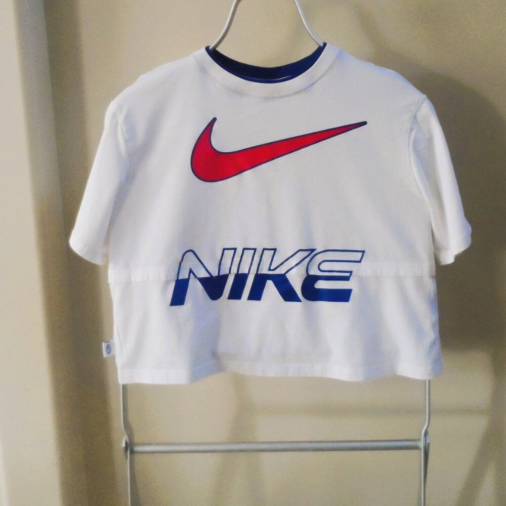 Nike- White Tee Crop Top with Logo  - Size M